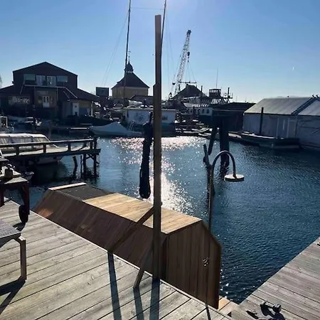 Unique Boathouse. Feriehus *