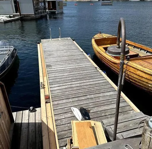 Unique Boathouse. Hébergement de vacances