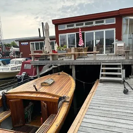 Unique Boathouse. Casa de Férias Copenhaga