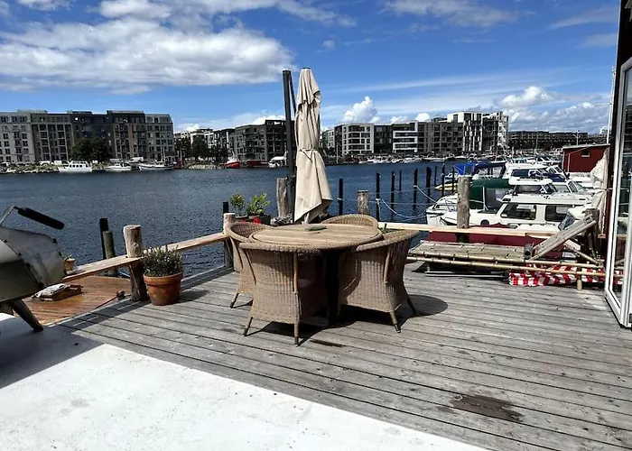 Vakantiehuis Unique Boathouse. *